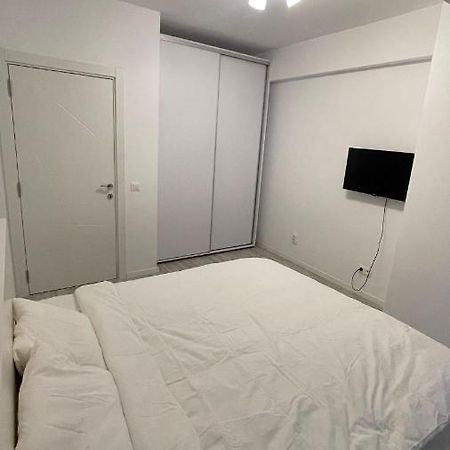 Santorini Residence Apartment Otopeni Εξωτερικό φωτογραφία