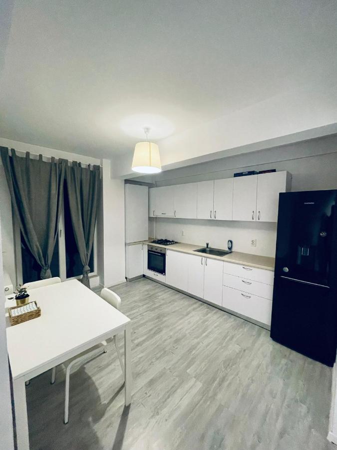 Santorini Residence Apartment Otopeni Εξωτερικό φωτογραφία